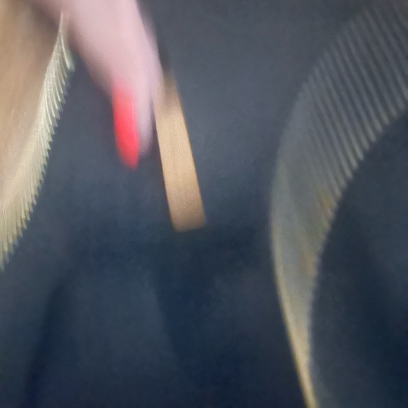 Authentic preloved Burberry cross body messenger bag - Picture 5 of 10